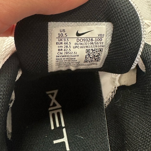 Nike. Metacon 8 white/gold 10.5 - Picture 4 of 4